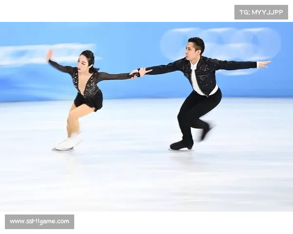 美国站女单冠军安伯·格伦短节目与自由滑均表现稳定